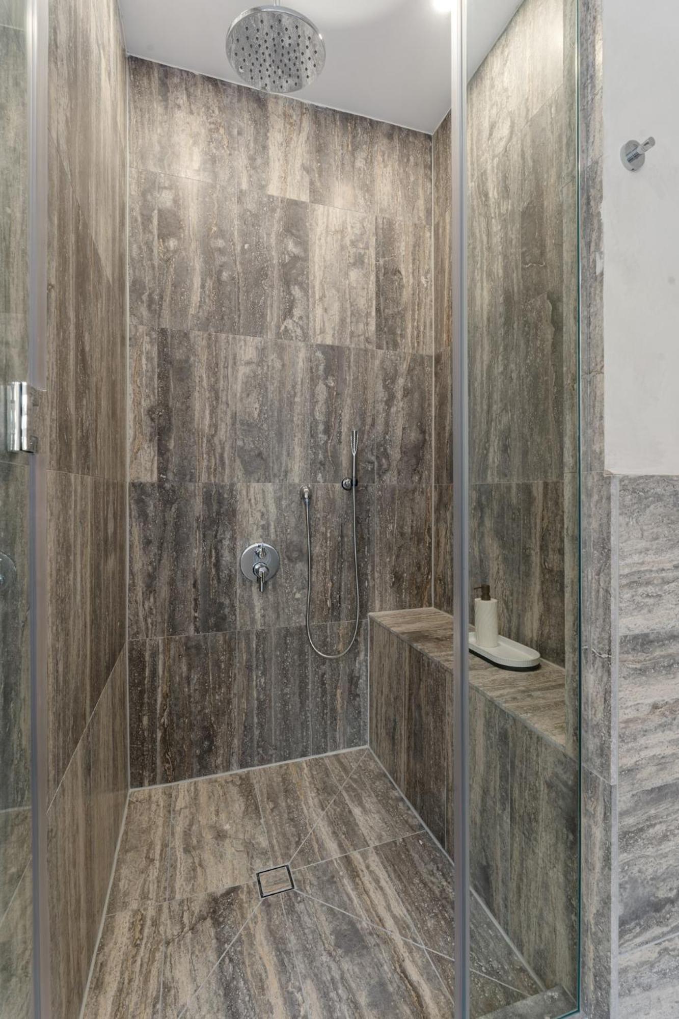 Luxurious Harlem With Modern Amenities, Outdoor Patio! Appartement